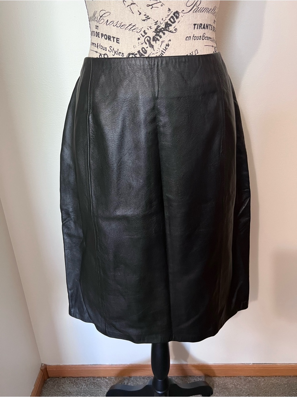 REVUE Vintage Black Lamb Leather Pencil Skirt Sz 14